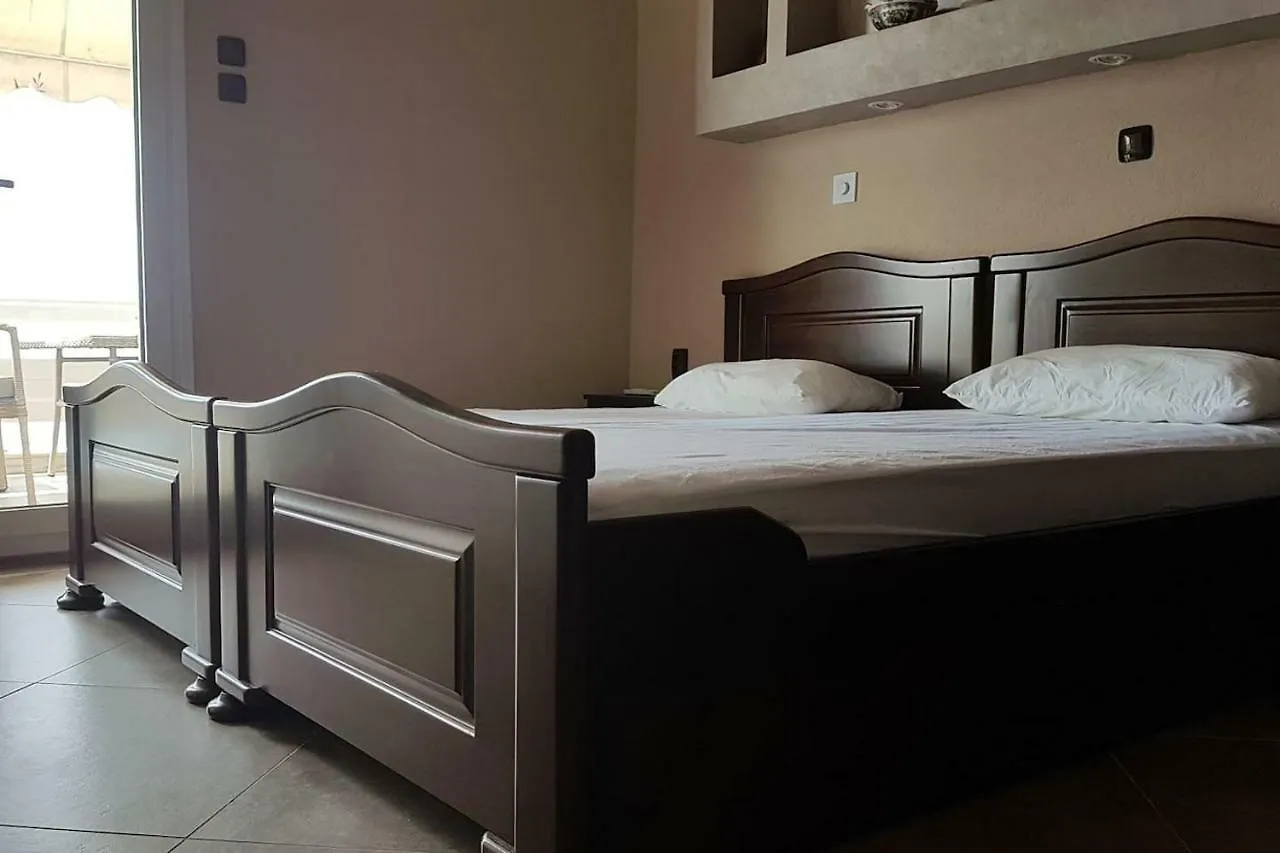 Luxury Apartment On The First Line ! Nea Kallikrateia