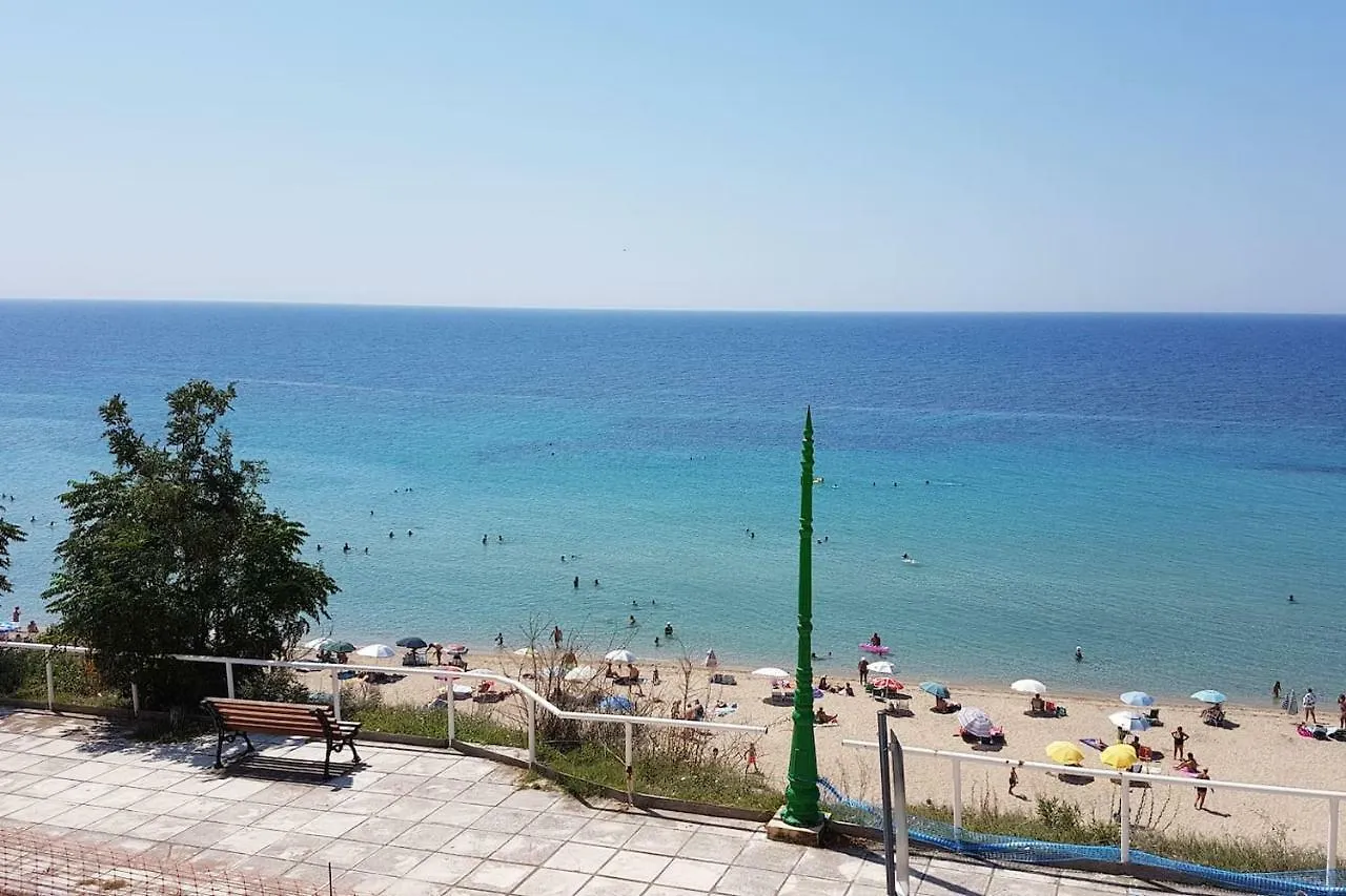Luxury Apartment On The First Line ! Nea Kallikrateia